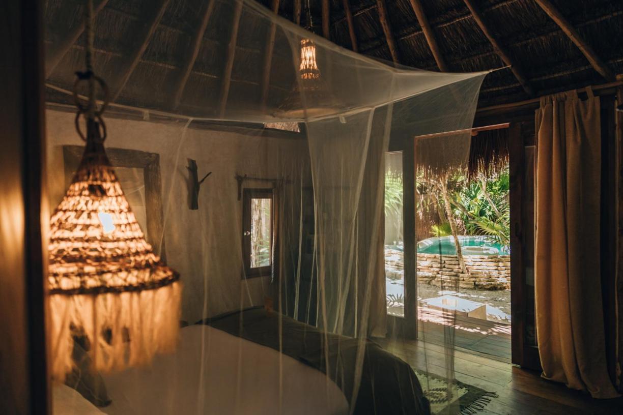 Ikal Tulum Hotel Экстерьер фото Interior of a bungalow